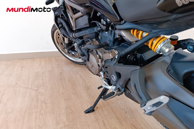 Motorbike image 8