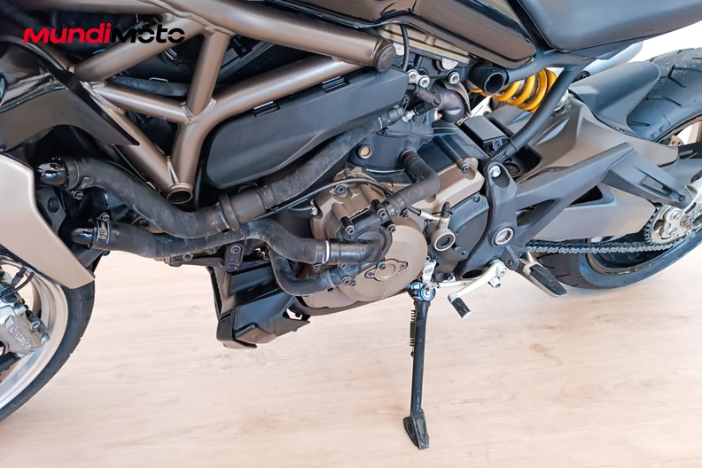 Motorbike image 9