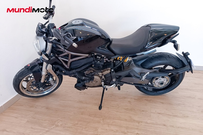 Motorbike image 5