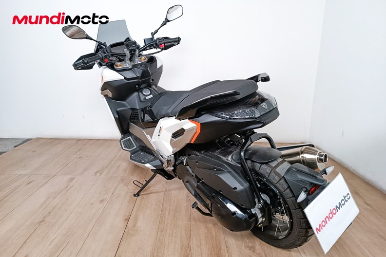 Motorbike image 7
