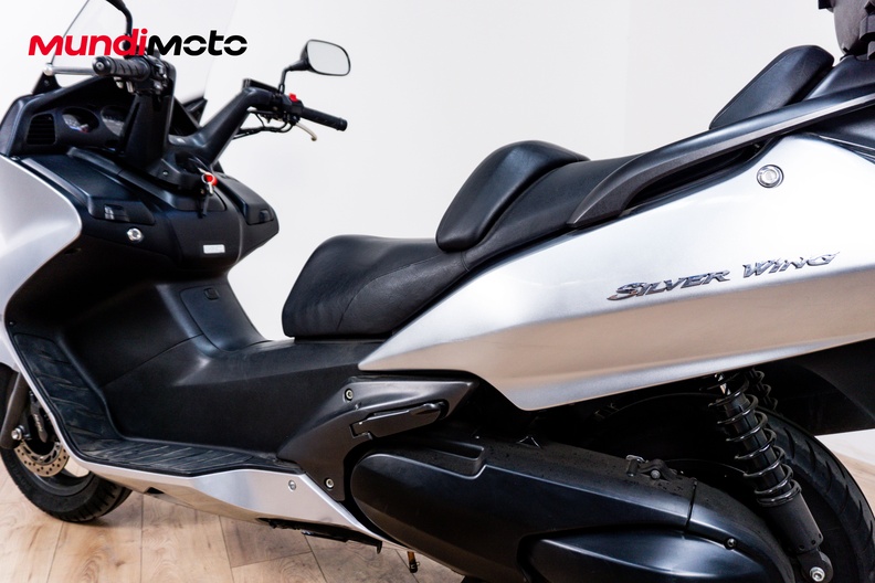 Motorbike image 8