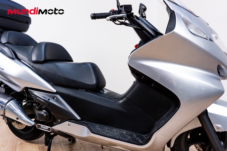 Motorbike image 4