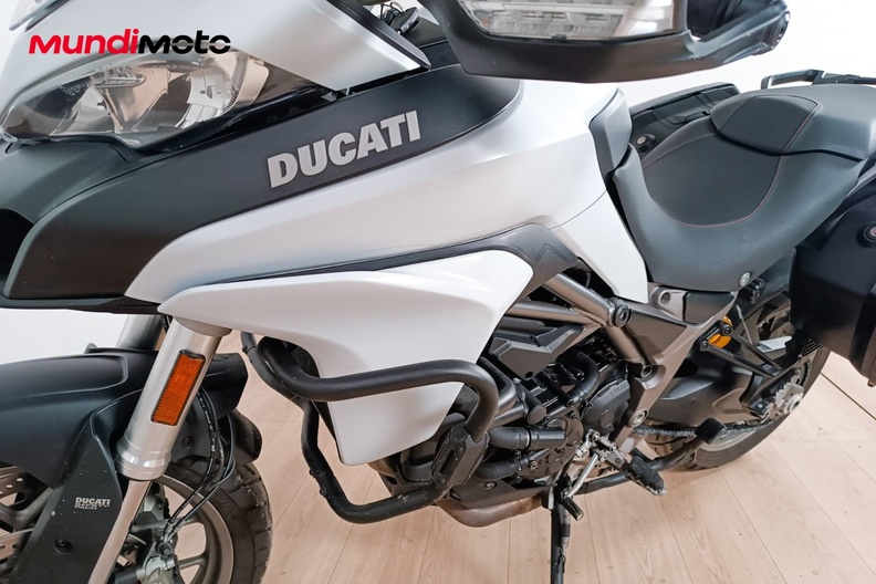 Motorbike image 9