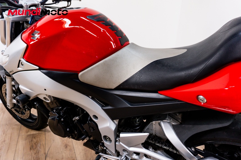 Motorbike image 8