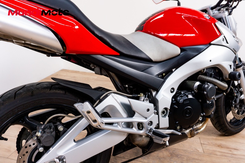 Motorbike image 3