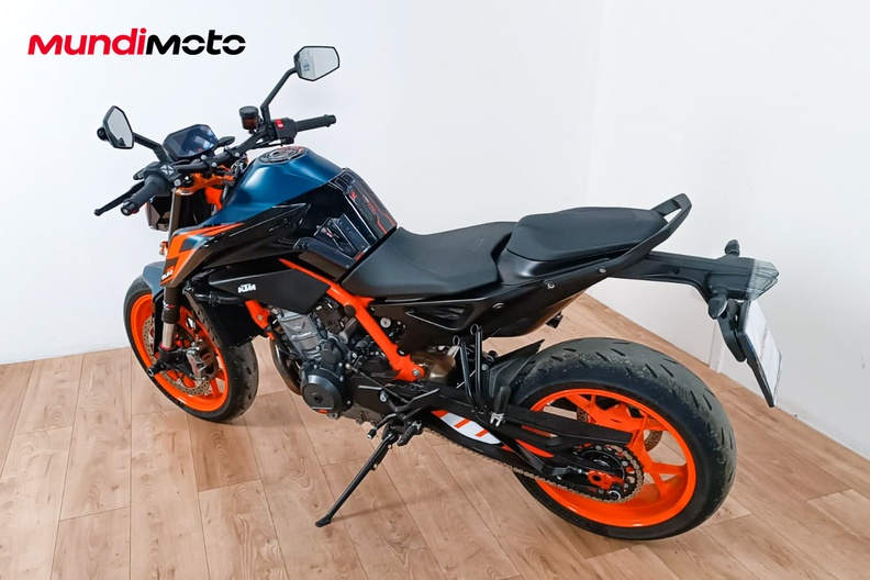 Motorbike image 7