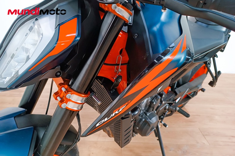 Motorbike image 9