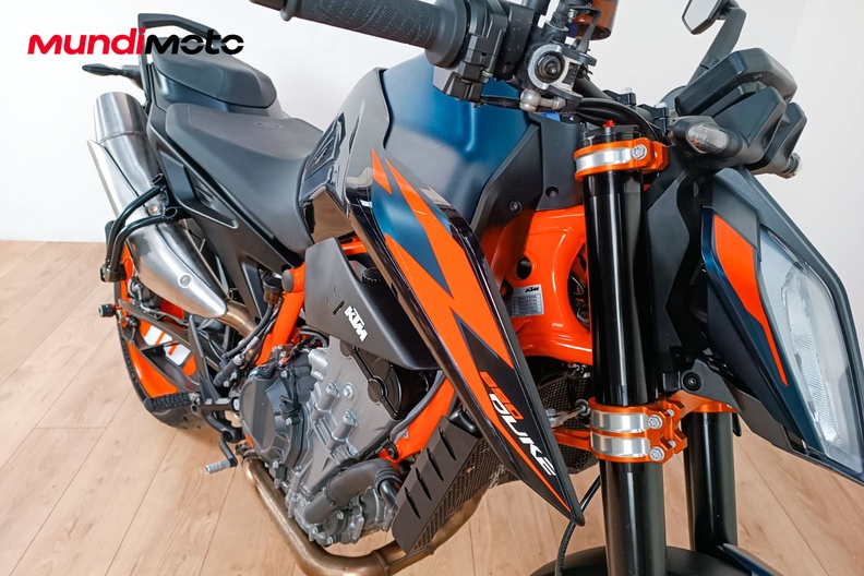 Motorbike image 4