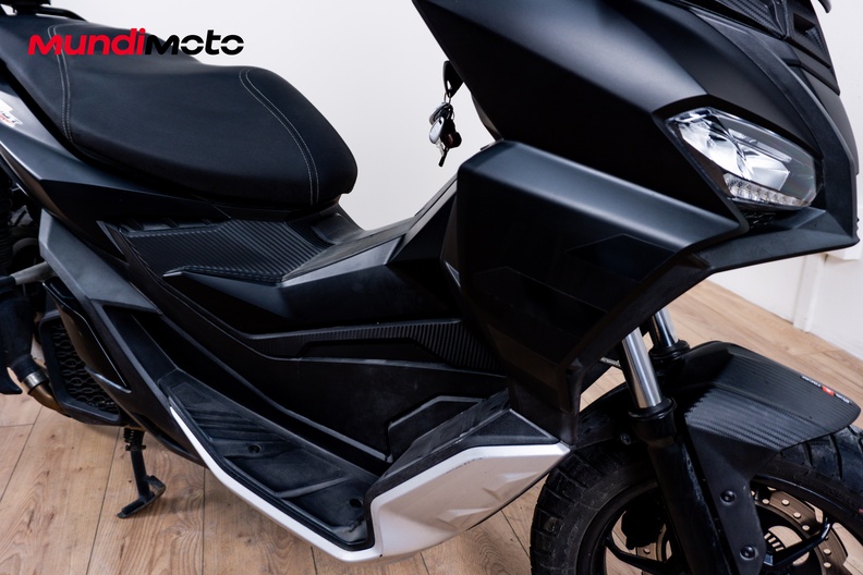 Motorbike image 4