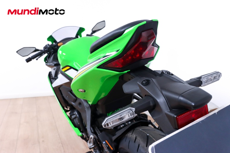 Motorbike image 9