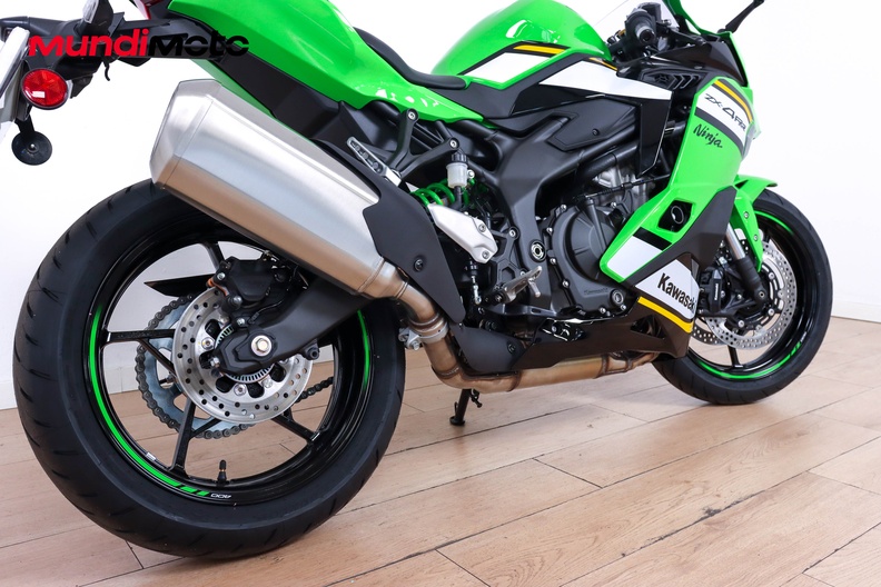 Motorbike image 3