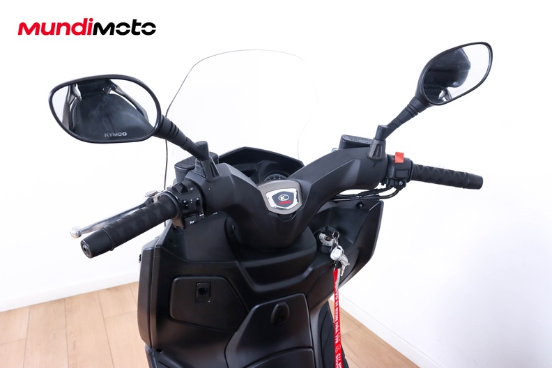Motorbike image 10