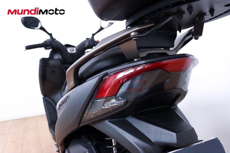 Motorbike image 9