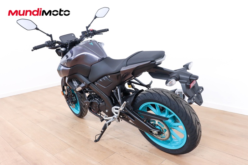 Motorbike image 7