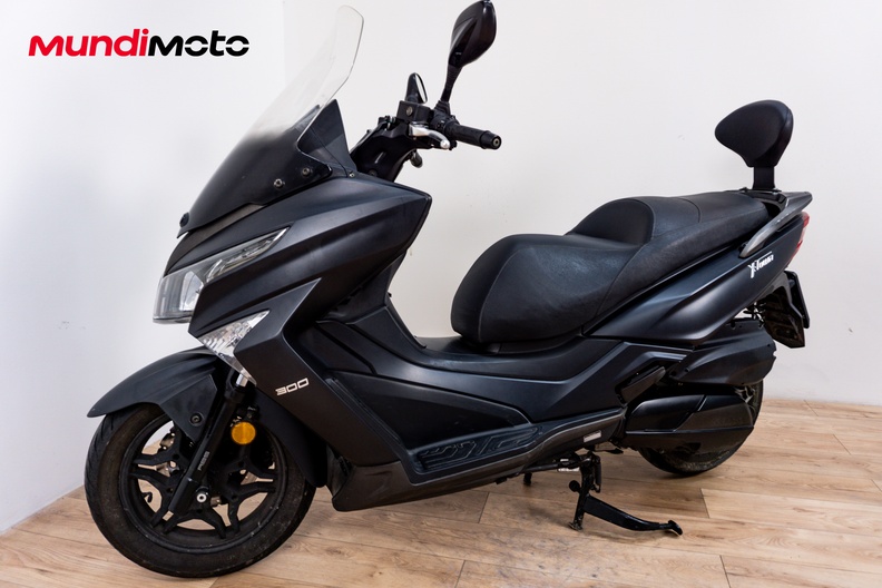 Motorbike image 6