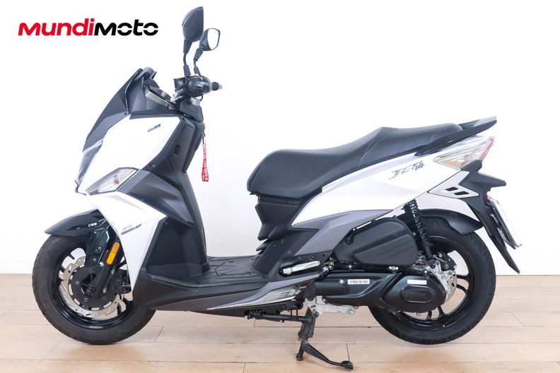 Motorbike image 5