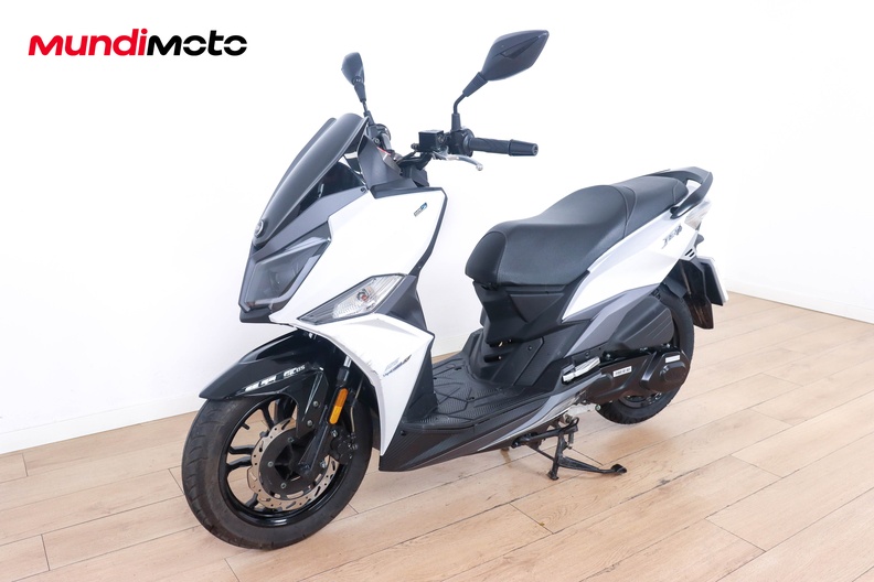 Motorbike image 7