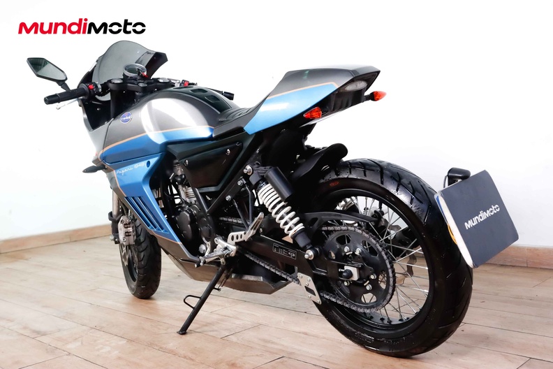 Motorbike image 6
