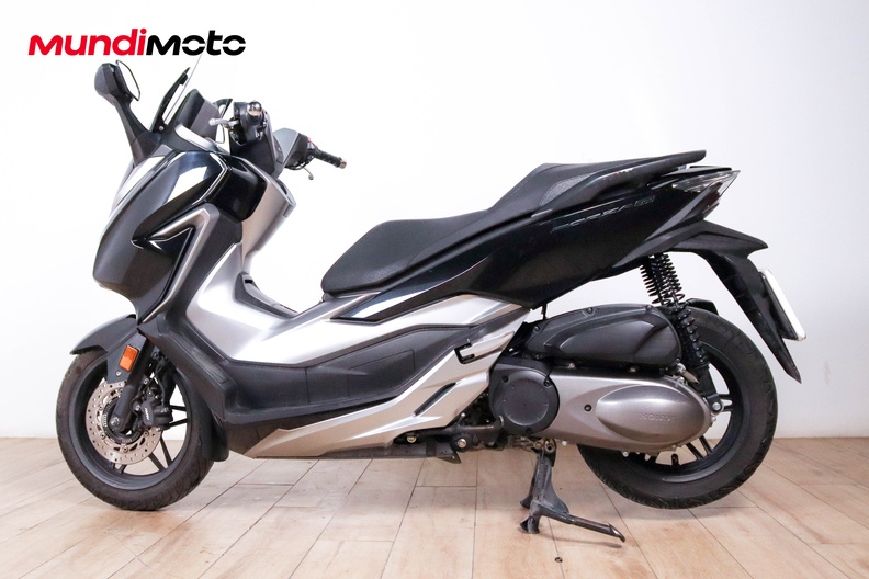 Motorbike image 5
