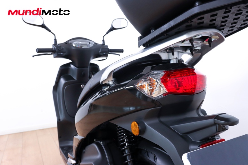 Motorbike image 9