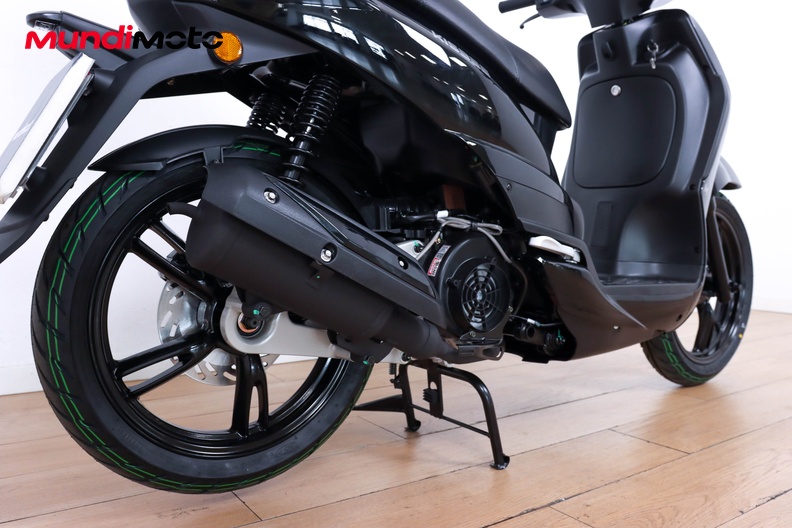 Motorbike image 3