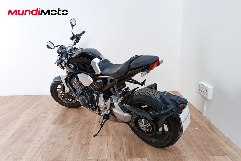 Motorbike image 7