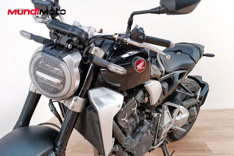 Motorbike image 9