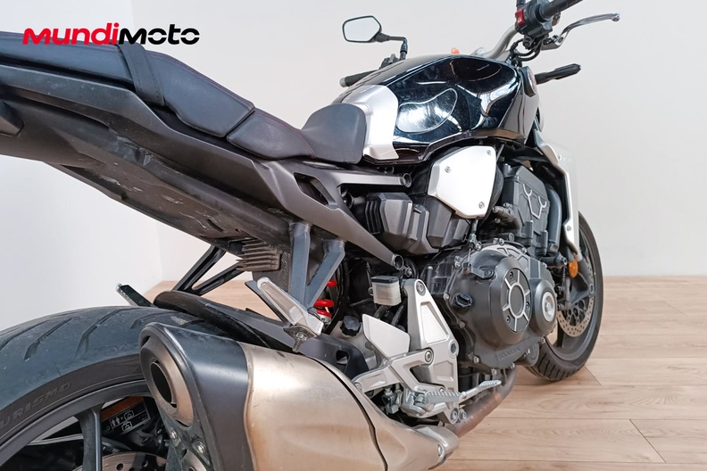 Motorbike image 3