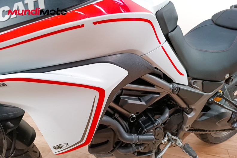 Motorbike image 9