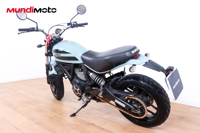 Motorbike image 6