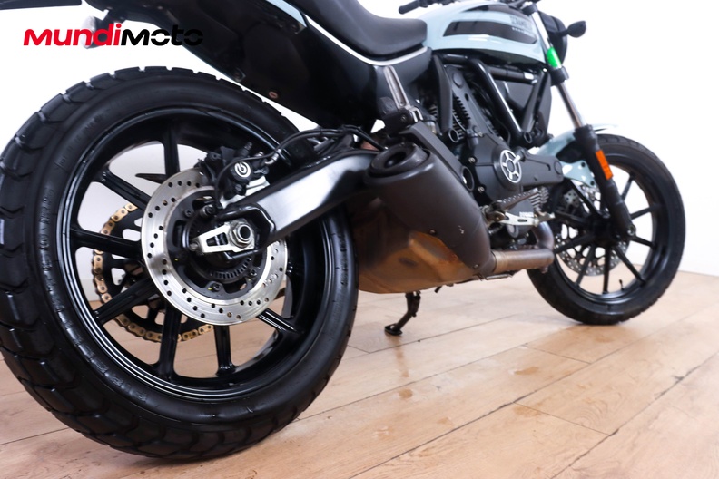 Motorbike image 3