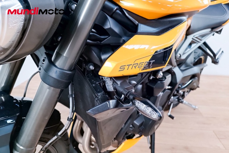 Motorbike image 9