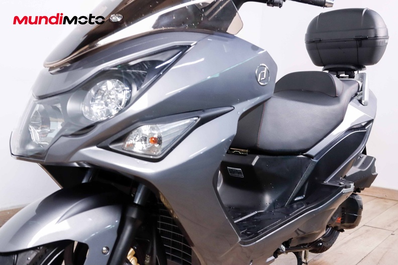 Motorbike image 9