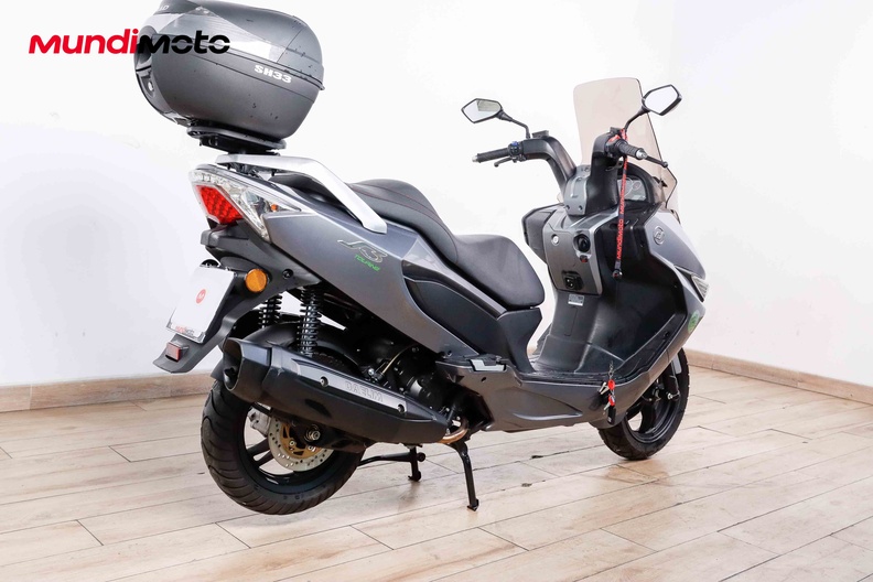 Motorbike image 2