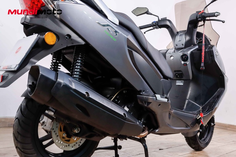 Motorbike image 3