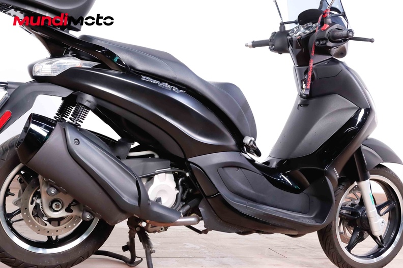 Motorbike image 3