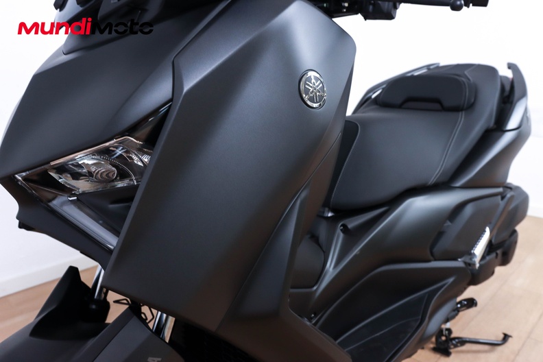 Motorbike image 9