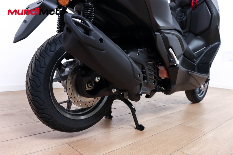 Motorbike image 3