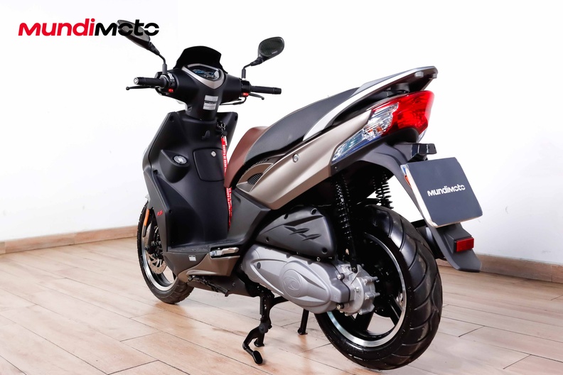 Motorbike image 6