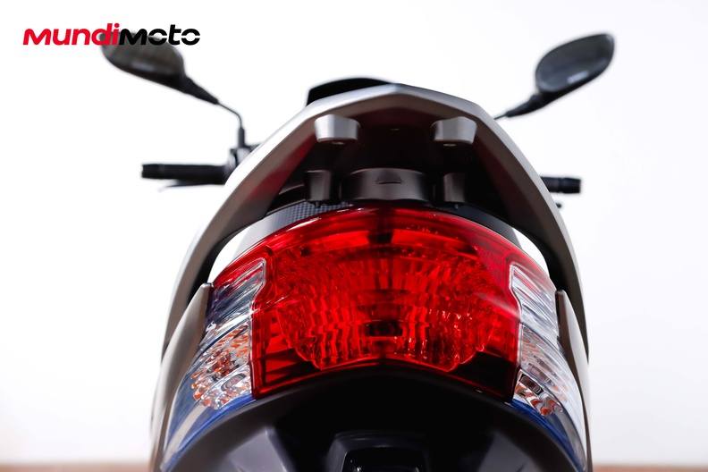 Motorbike image 9