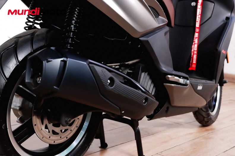 Motorbike image 3