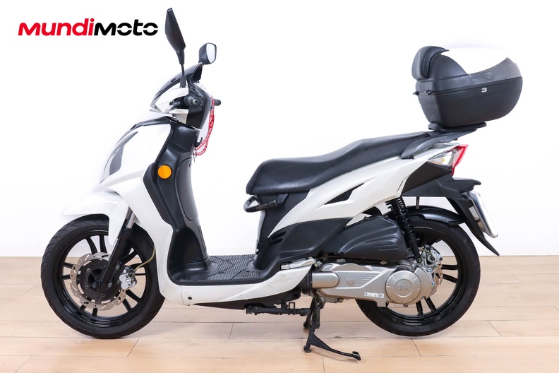 Motorbike image 5