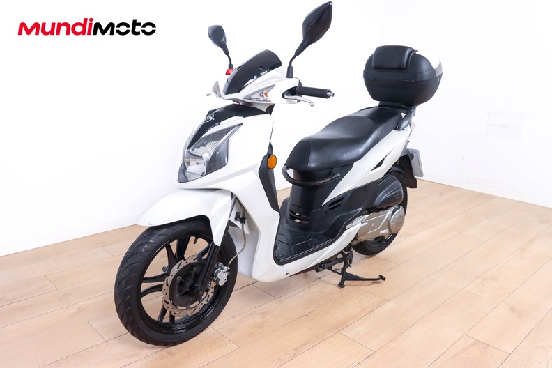 Motorbike image 7