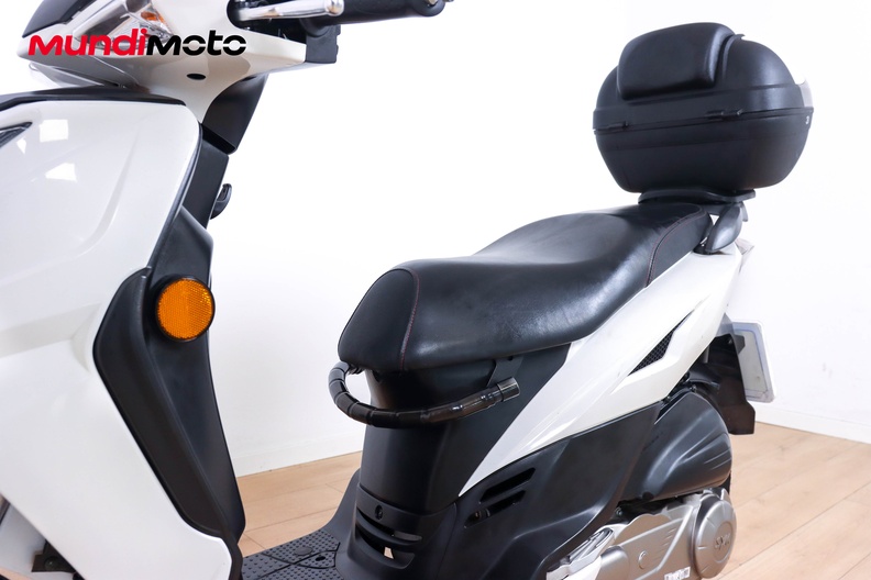 Motorbike image 8