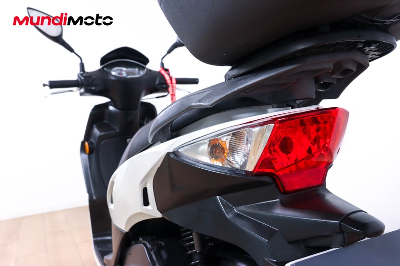 Motorbike image 9