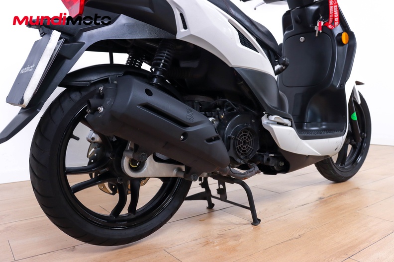 Motorbike image 3