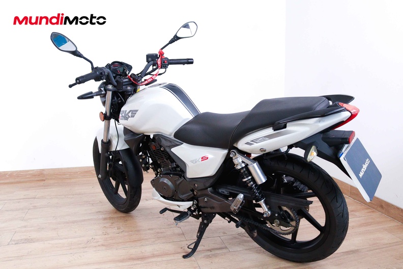 Motorbike image 6
