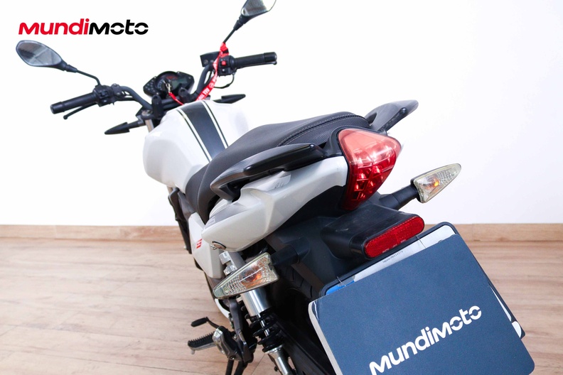 Motorbike image 9