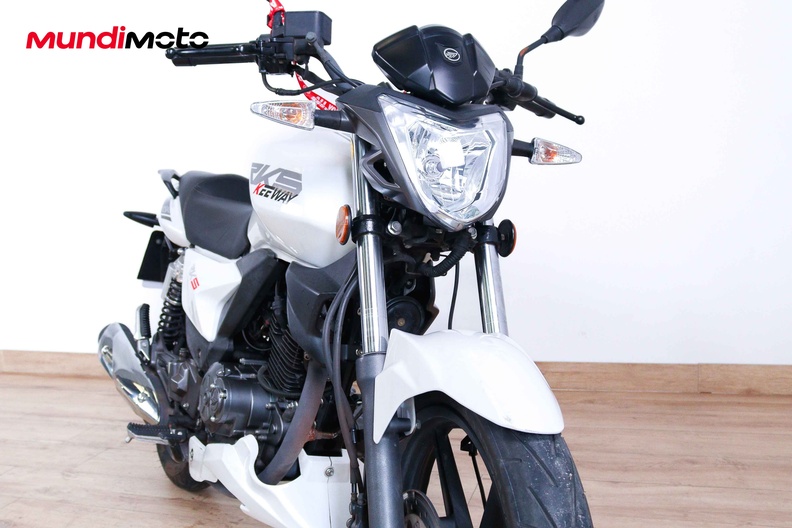 Motorbike image 4