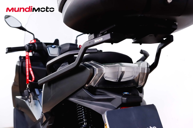 Motorbike image 9